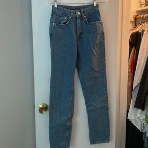 THE RAGGED PRIEST RAGGED JEANS LIGHT MOM JEANS WITH SLIT